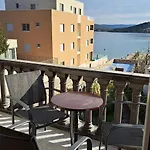 Apartment Stiz By The Sea With An Organized *