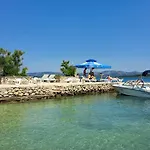 Apartment Stiz By The Sea With An Organized