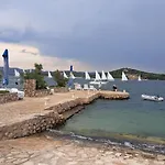 Apartment Stiz By The Sea With An Organized *