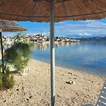 Stiz By The Sea With An Organized