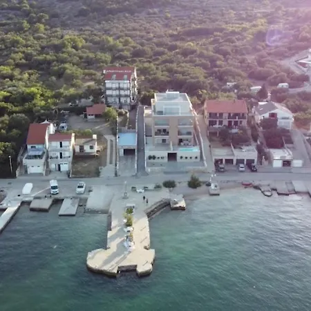 Stiz By The Sea With An Organized Appartamento