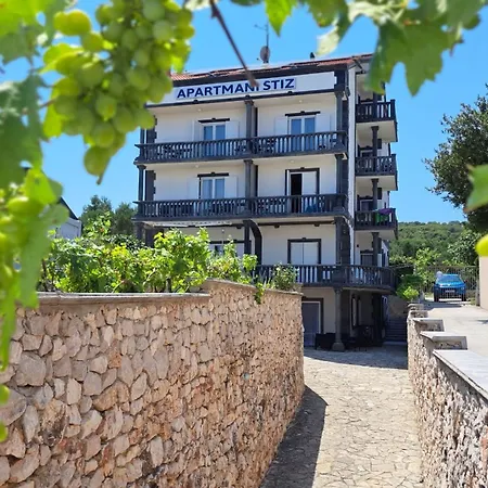 Stiz By The Sea With An Organized