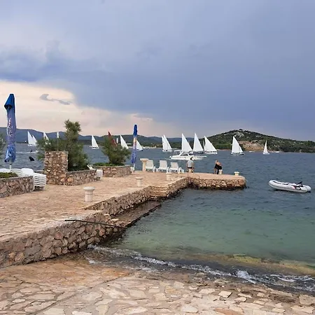 Apartment Stiz By The Sea With An Organized *
