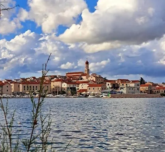 Stiz By The Sea With An Organized